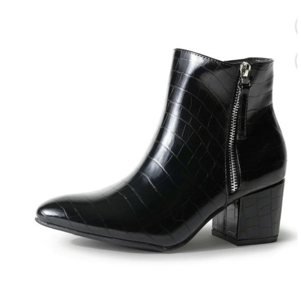 J. Adams Zuma Croc Ankle Bootie Black Pointed Toe Block Heel Zip Up Boot Size 11